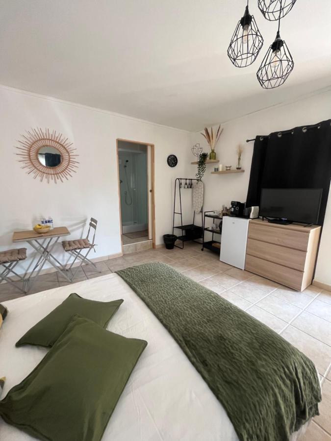 Studio Chez Joss อิสทร์ ภายนอก รูปภาพ